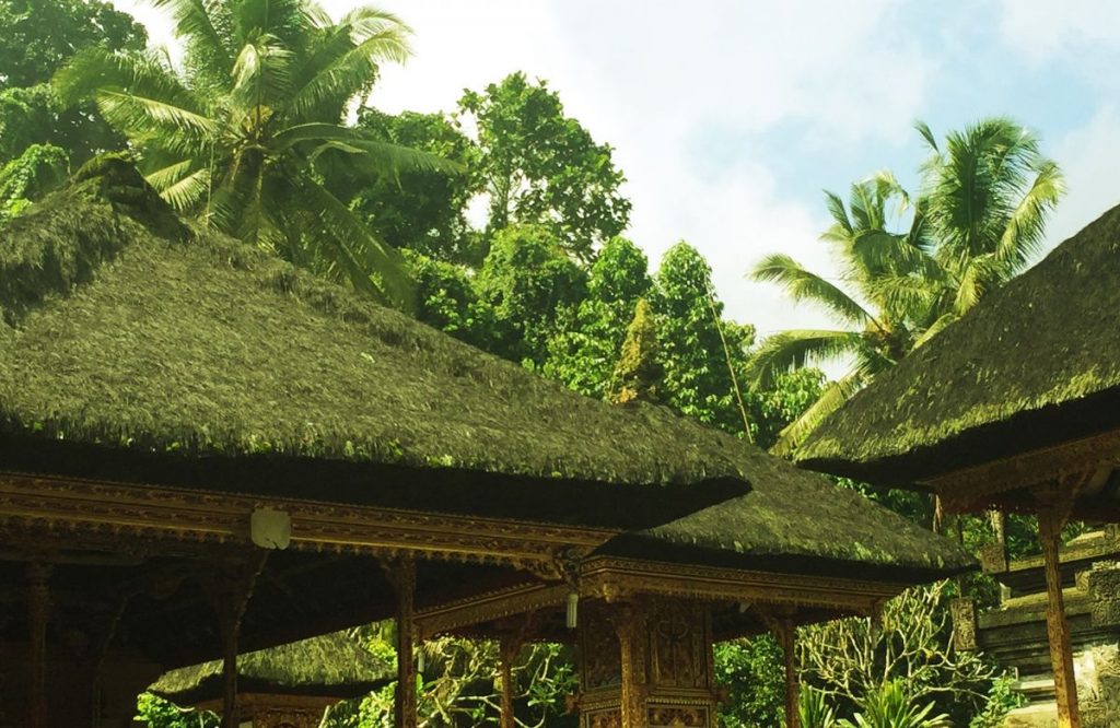 バリ島の茅葺き屋根